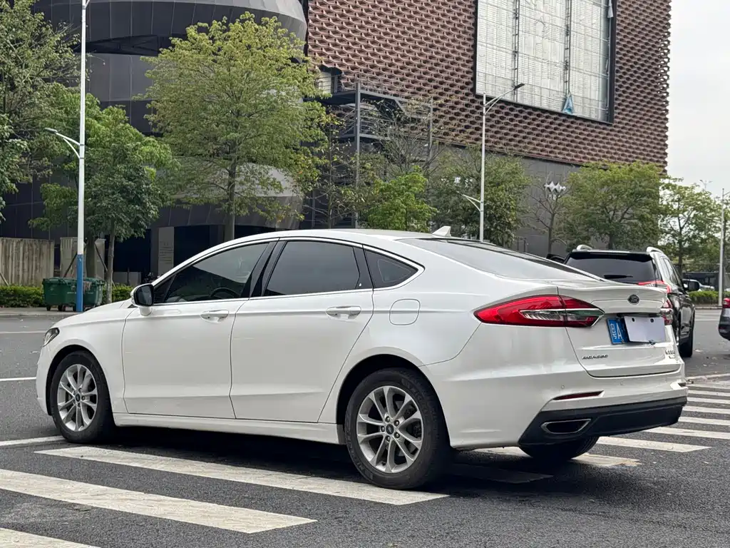 Ford Mondeo — миниатюра 26