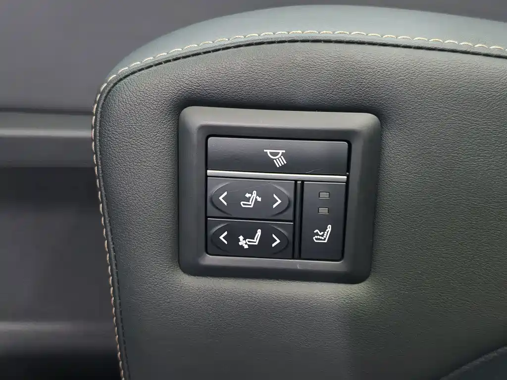 Toyota Sienna — миниатюра 10