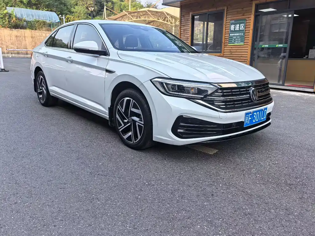 Volkswagen Sagitar — миниатюра 3