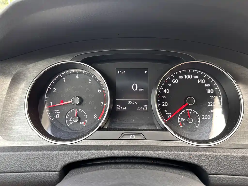 Volkswagen Golf 2016 1.6L AT Comfort