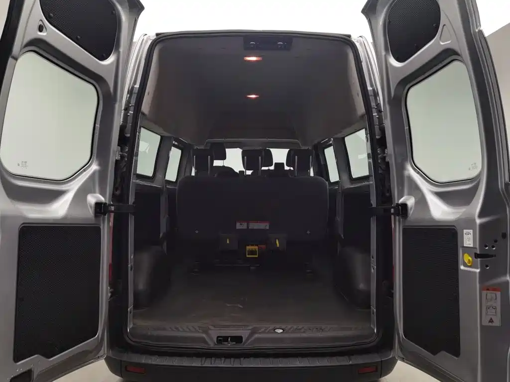 Ford Transit — миниатюра 20