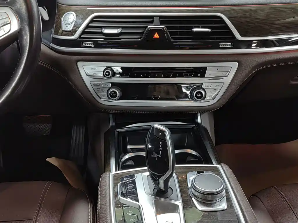 BMW 7 Series 7 2018 730Li Lead