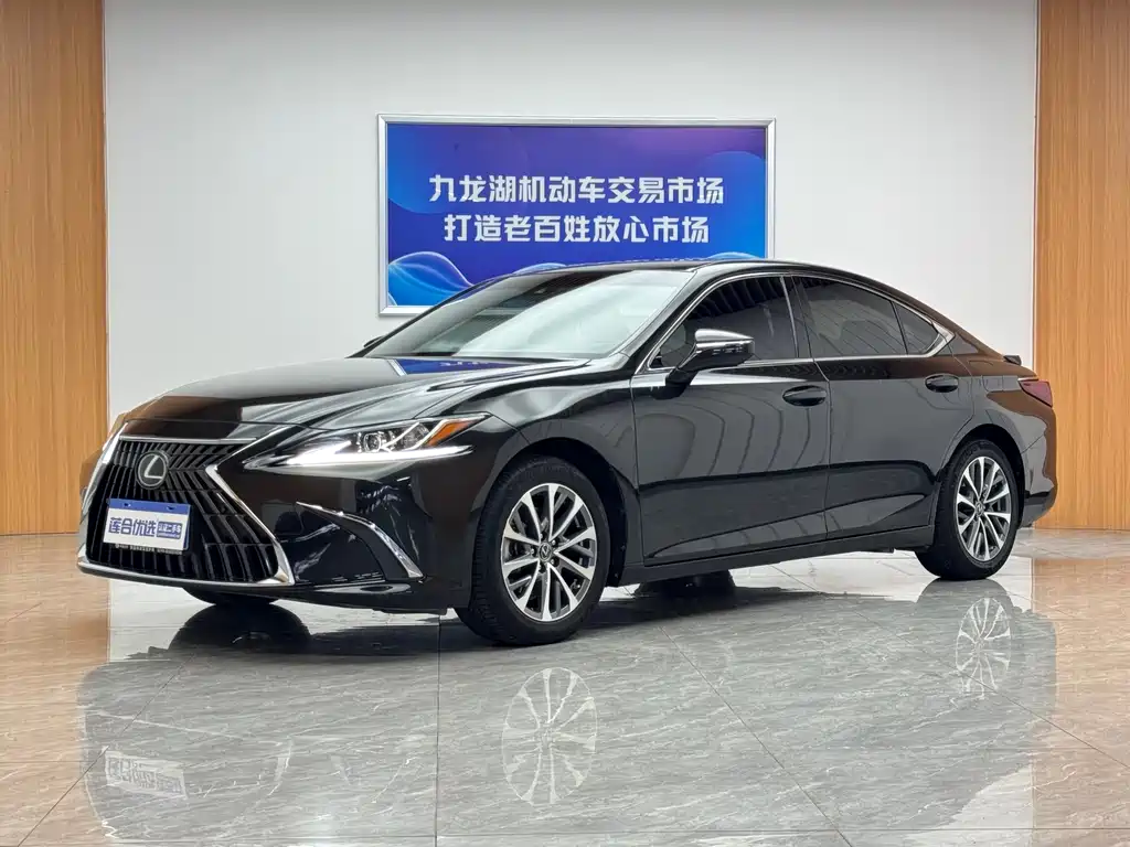 Lexus ES 2022 300h