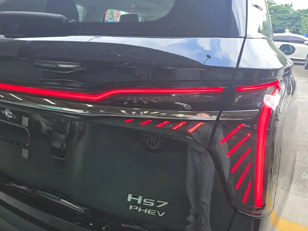 Hongqi HS7 PHEV 2025 2.0T PHEV 200 6 мест