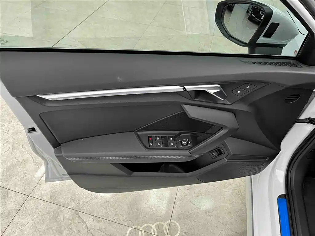 Audi A3 2023 Sportback 35 TFSI Luxury Sport