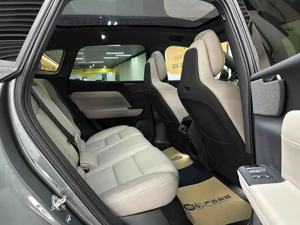 Volvo XC70 PHEV — миниатюра 9