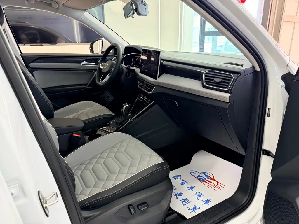 Volkswagen Tayron 2025 300TSI