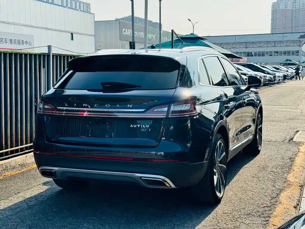 Lincoln Nautilus 2021 2.7T
