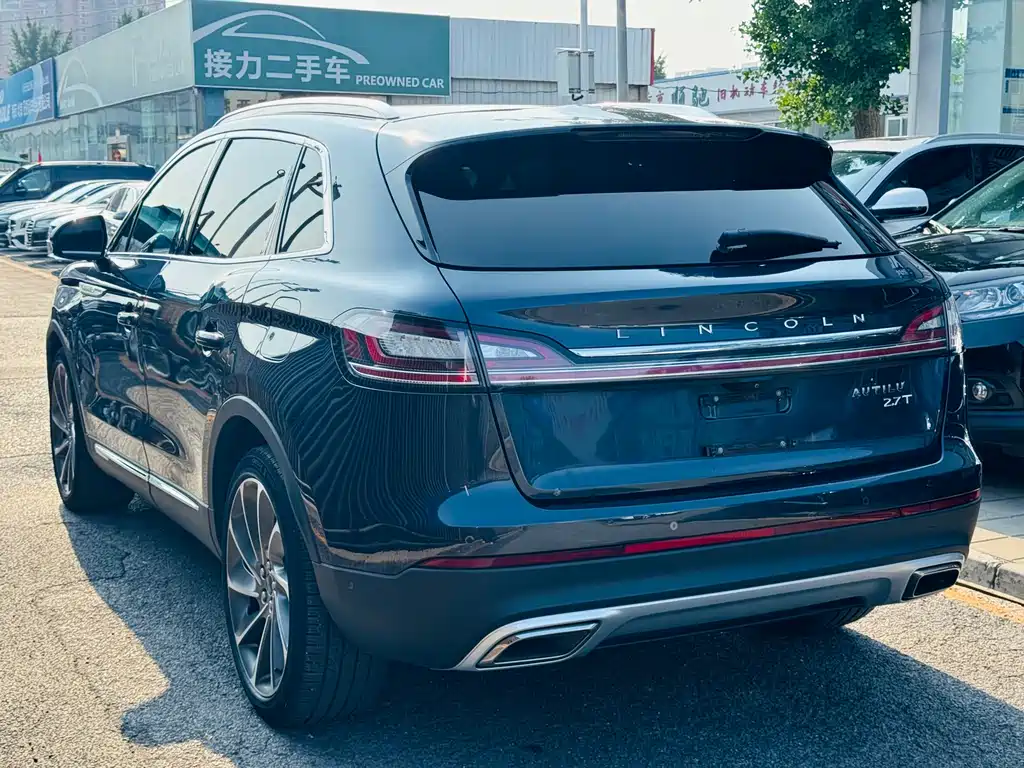 Lincoln Nautilus 2021 2.7T