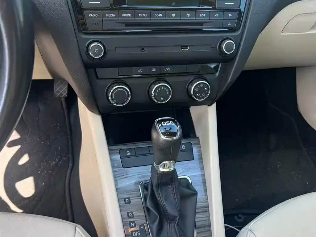 Skoda Octavia 2014 1.4TSI DSG