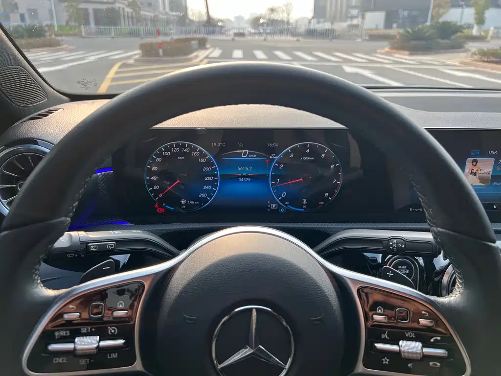 MERCEDES-BENZ A CLASS