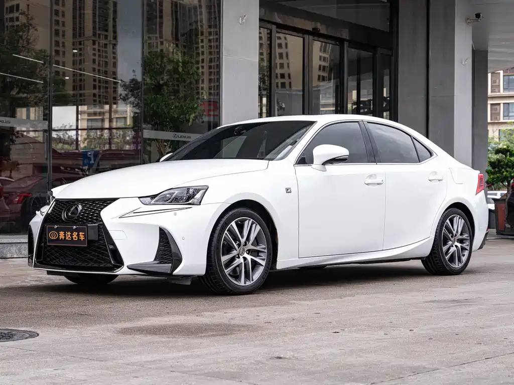 Lexus IS 2018