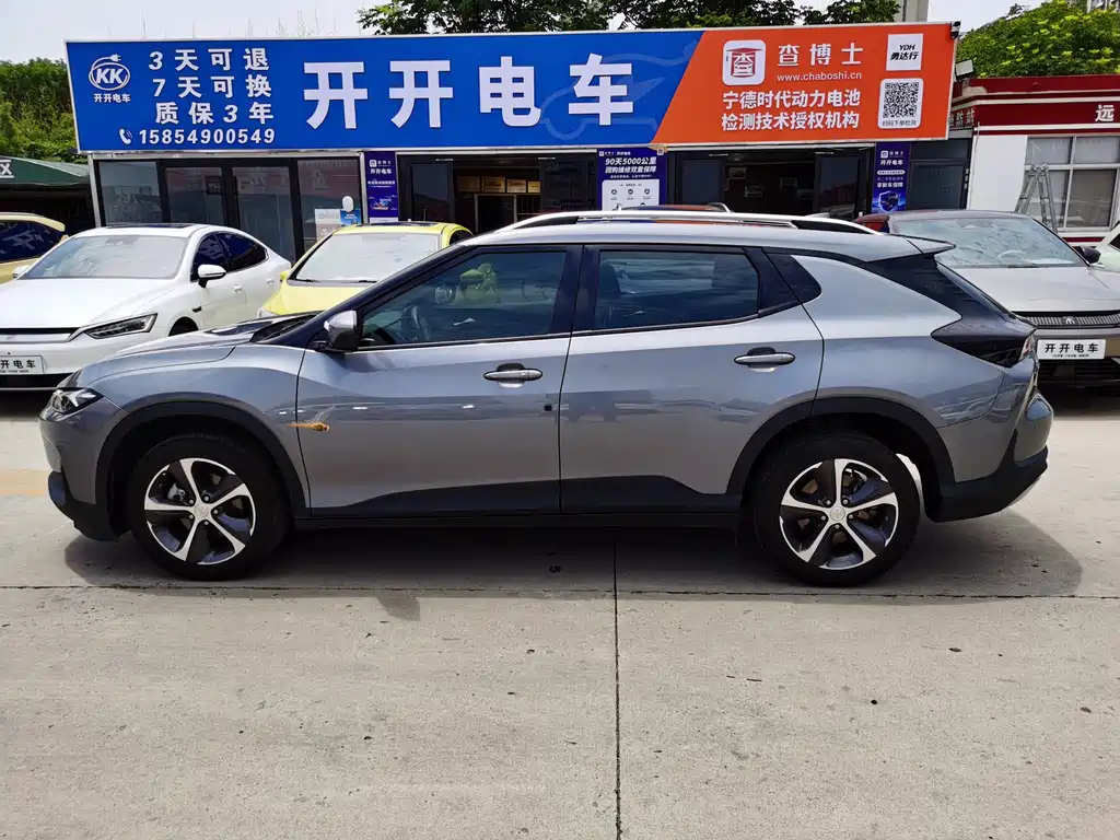 Chevrolet Menlo — миниатюра 4