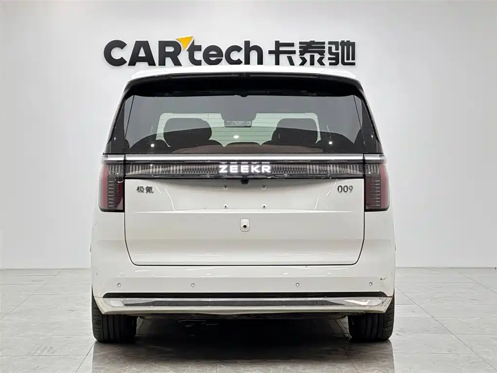 Zeekr 009 2024 мест 108kWh