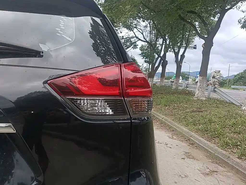 Nissan X-Trail 2017 2.0L CVT Comfort 2WD