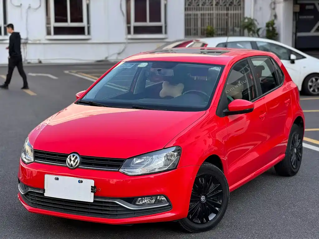 VOLKSWAGEN POLO