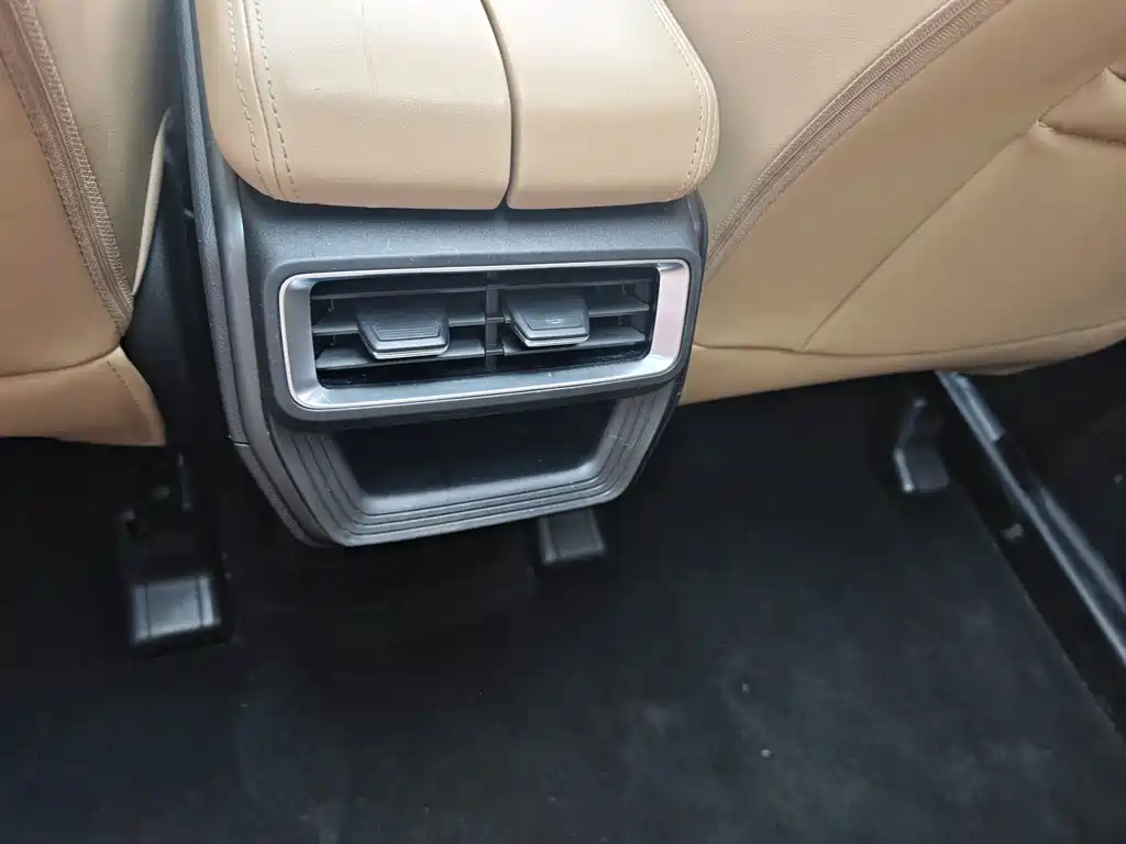 Geely Haoyue L — миниатюра 10