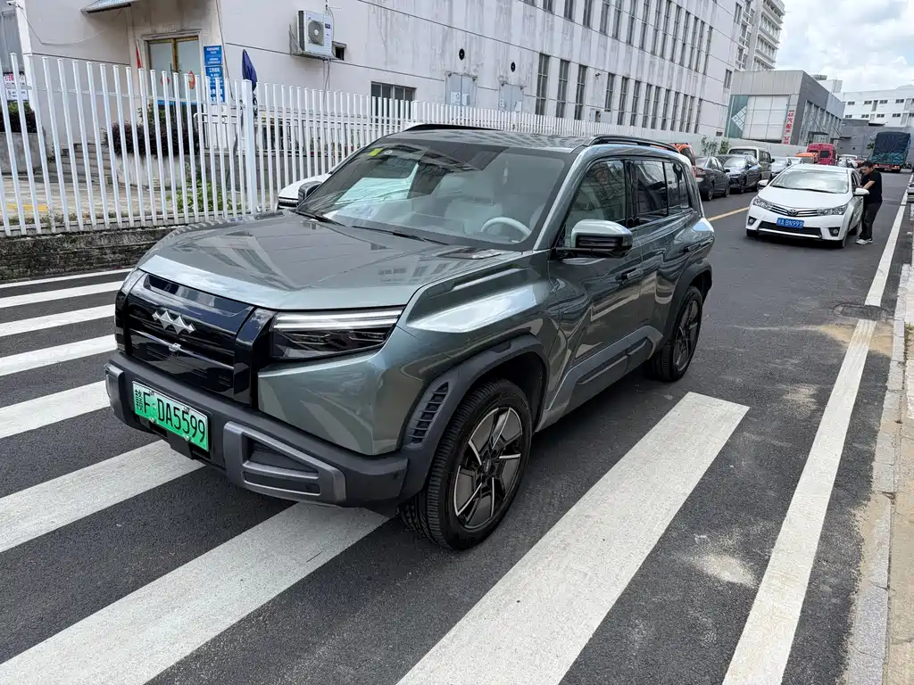 Fang Cheng Bao Titanium 3 2025