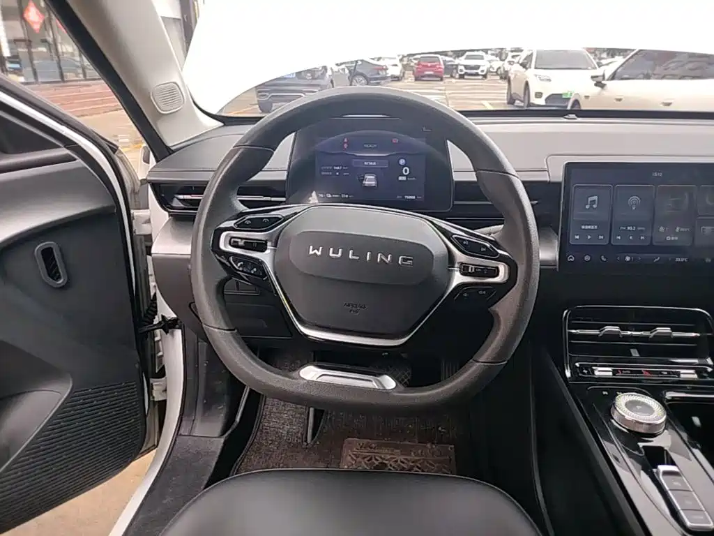 Wuling 五菱E5 — миниатюра 11