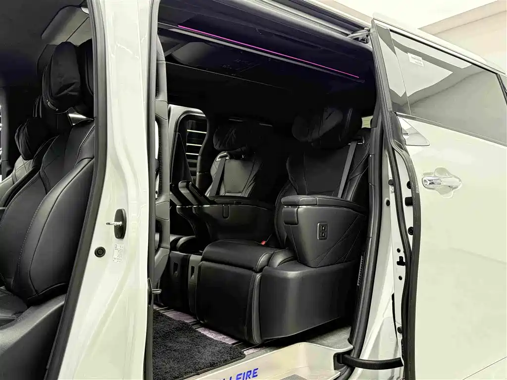 Toyota Vellfire 2024 2.5L Executive