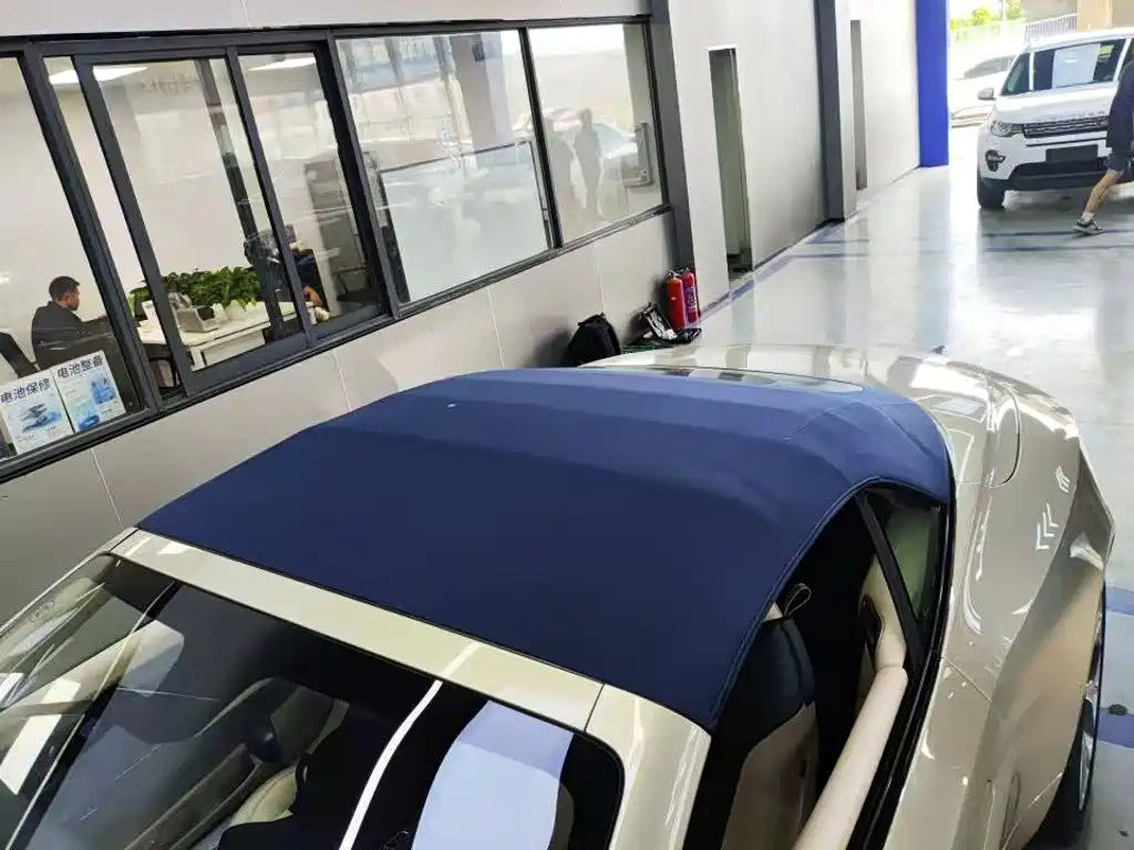 Aston Martin DB11 — миниатюра 6