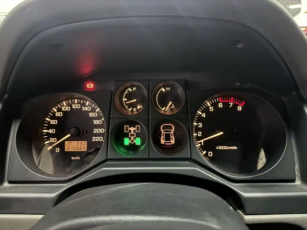 Mitsubishi Pajero — миниатюра 5