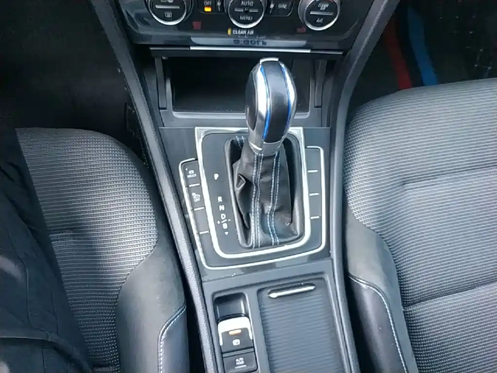 Volkswagen Golf EV — миниатюра 14