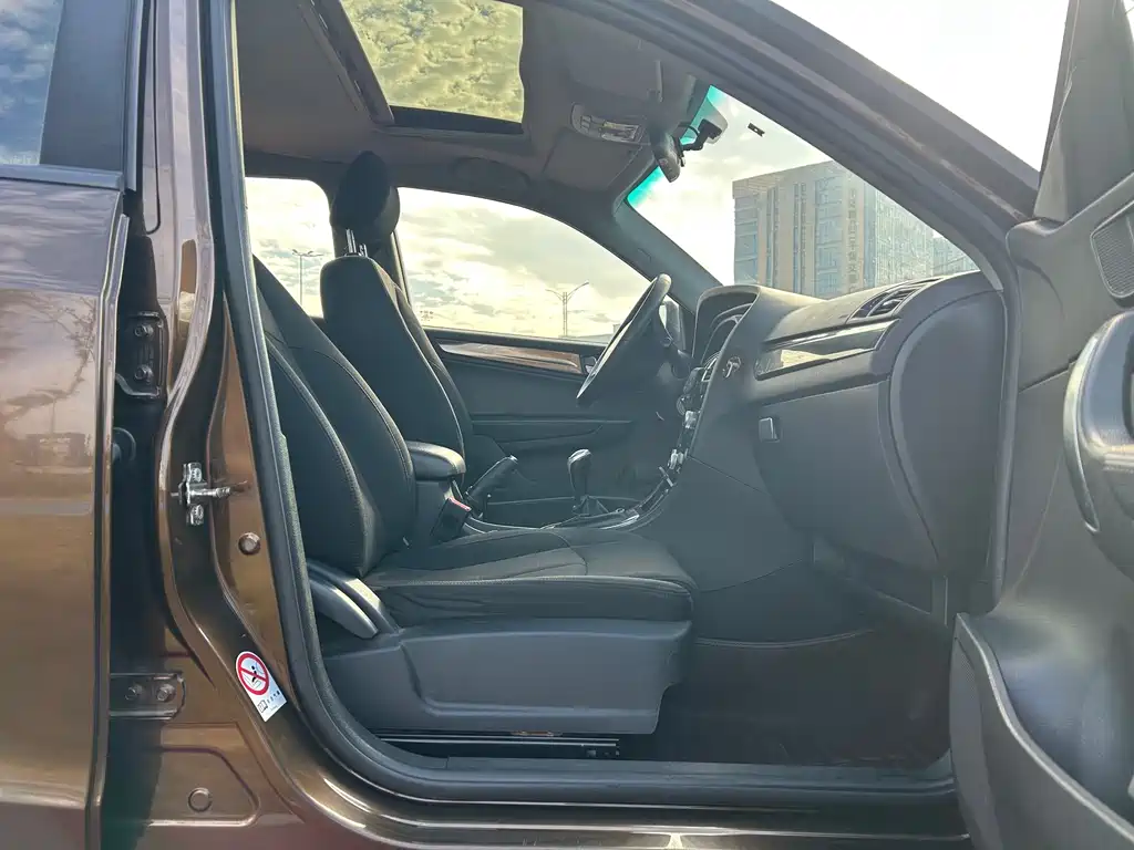 Brilliance V5 2014 1.5T MT Sport