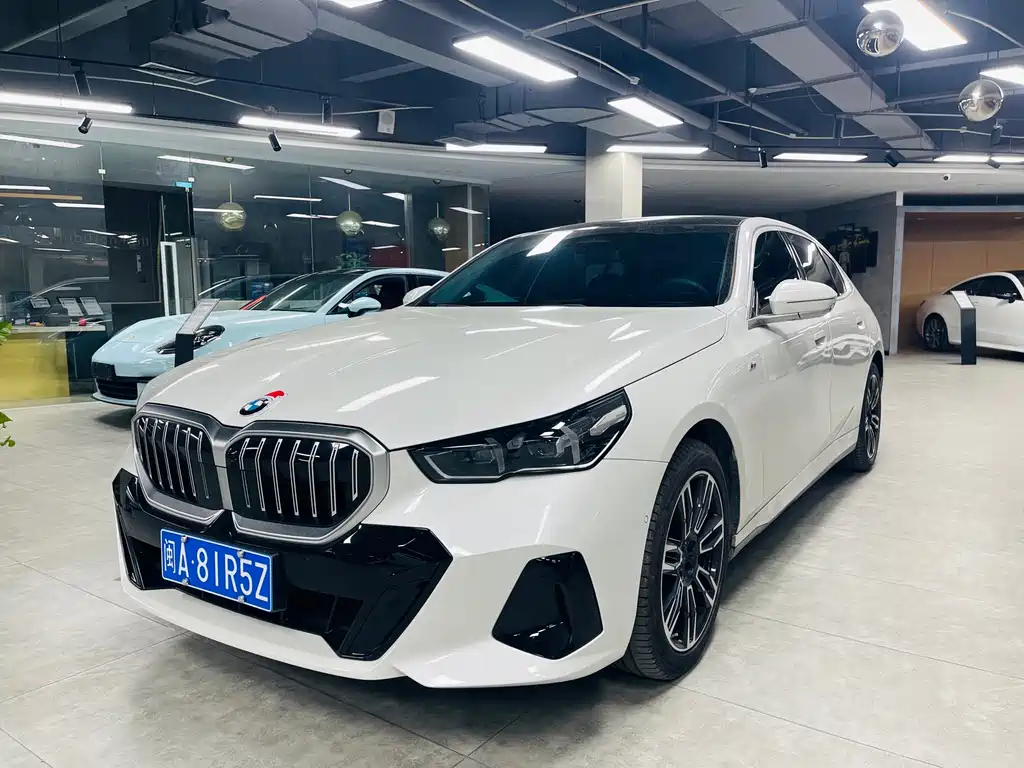 BMW 5 Series 2025