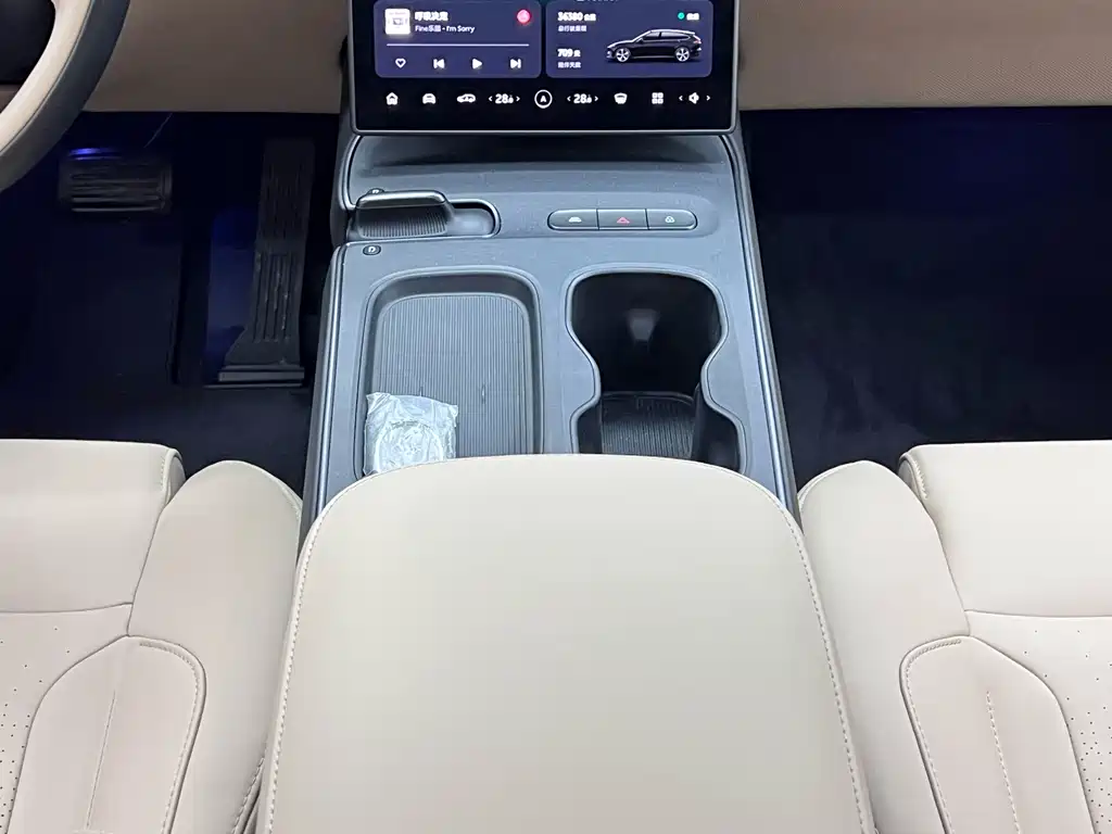 NIO ET5T — миниатюра 17