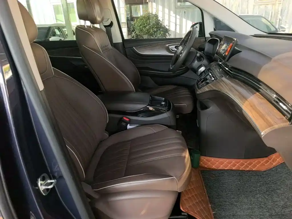 Roewe iMAX8 New Energy — миниатюра 25