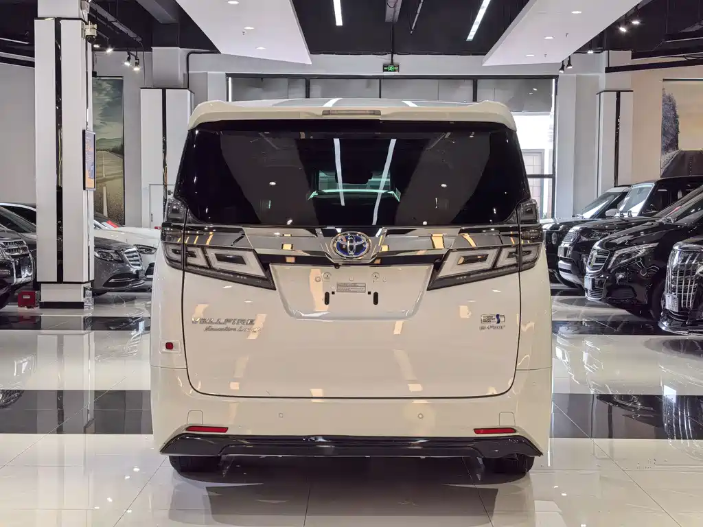 Toyota Vellfire 2019 2.5L HV Luxury