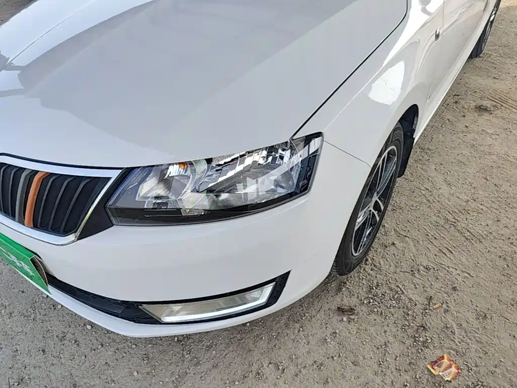 Skoda Rapid Spaceback — миниатюра 24
