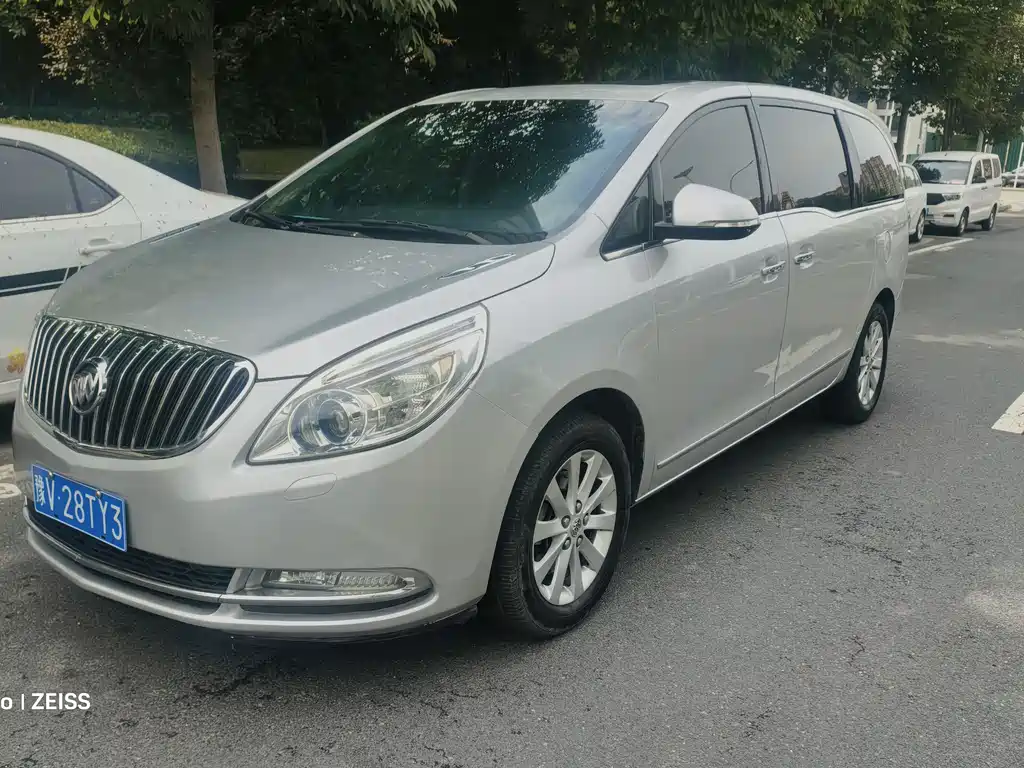 Buick GL8 2012