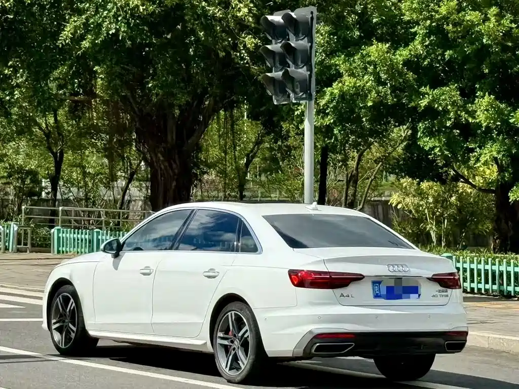 Audi A4L — миниатюра 4