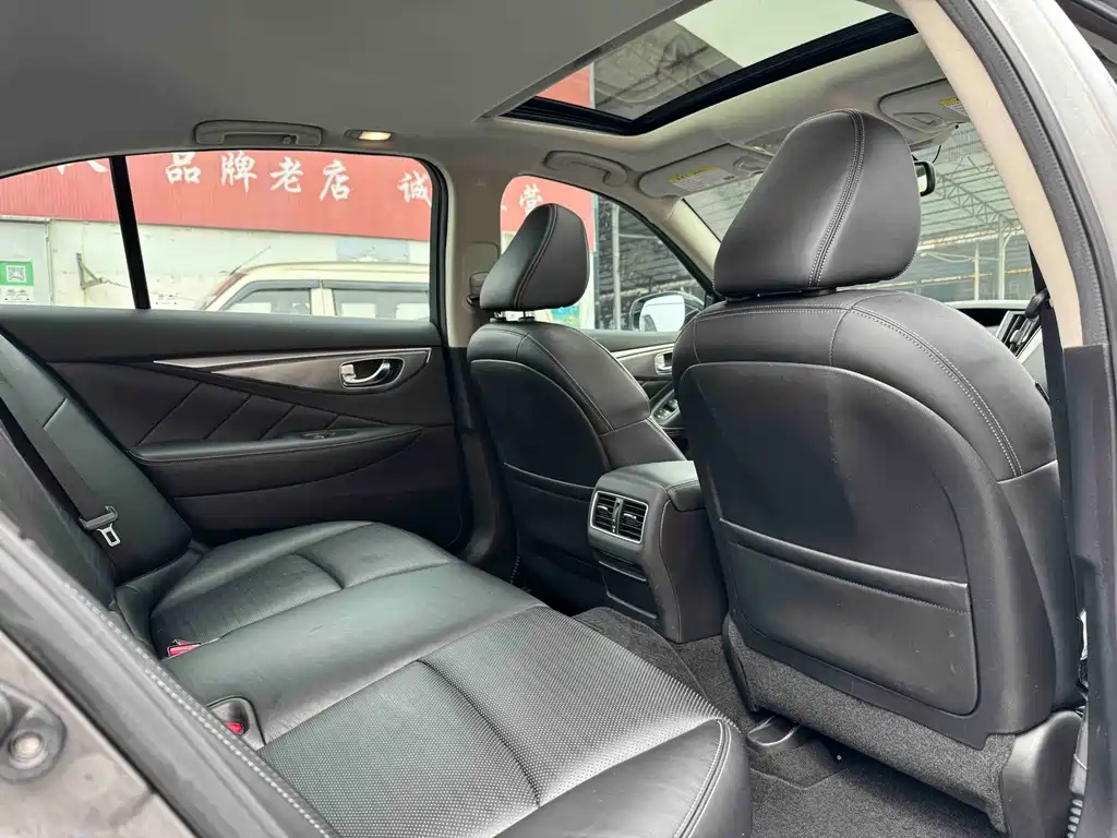 INFINITI Q50L