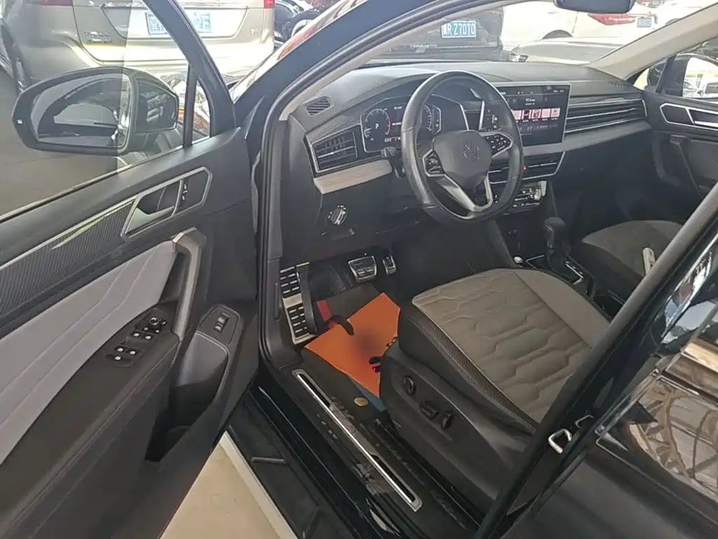 Volkswagen Tiguan X — миниатюра 16