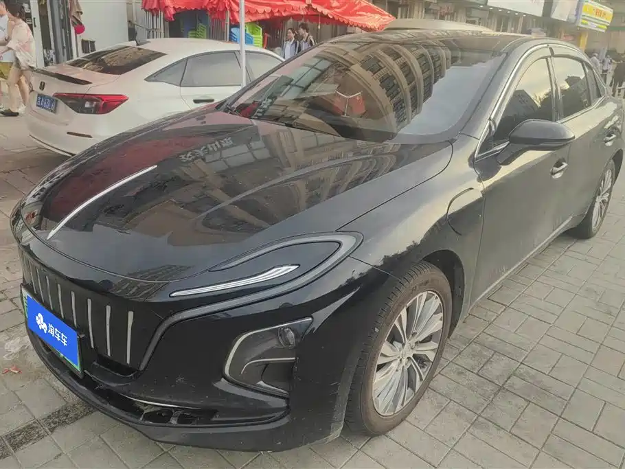 Hongqi E-QM5