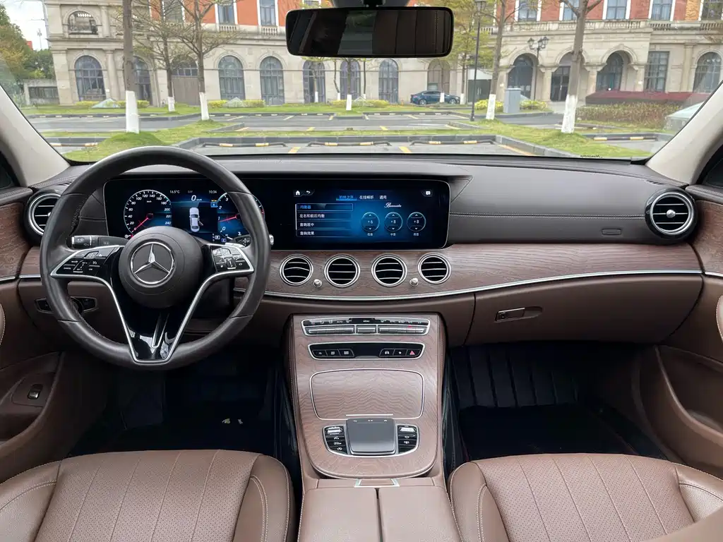 MERCEDES-BENZ E CLASS