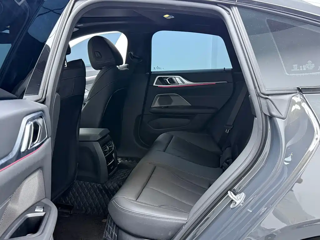 BMW i4 — миниатюра 6
