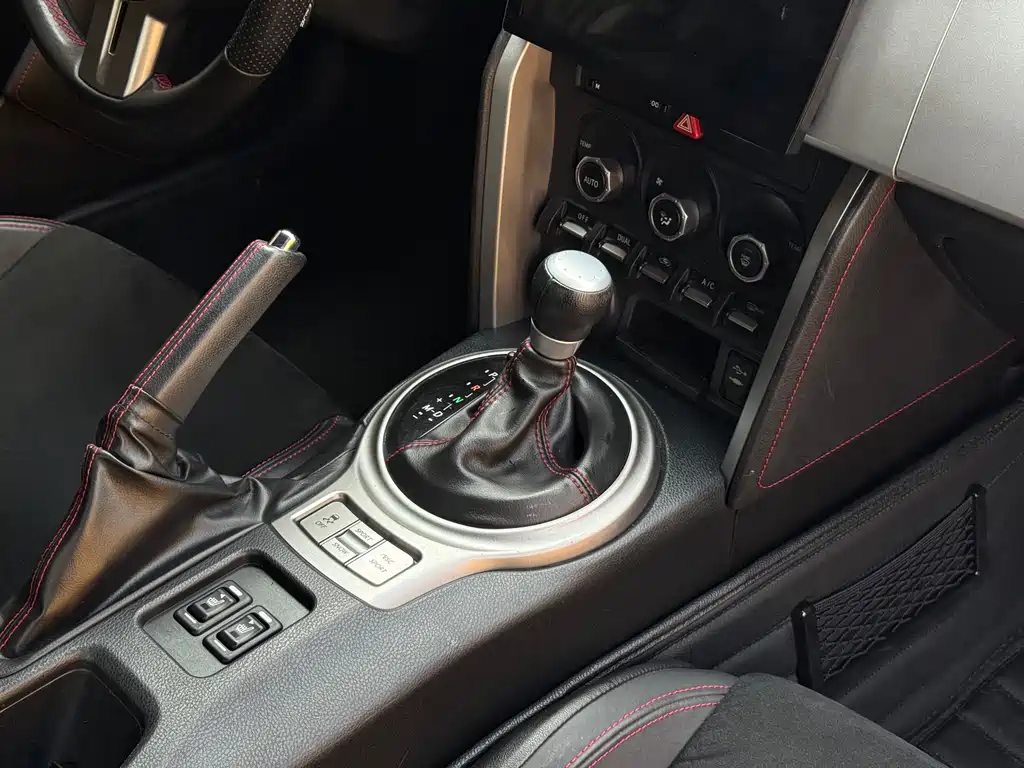 Subaru BRZ — миниатюра 9