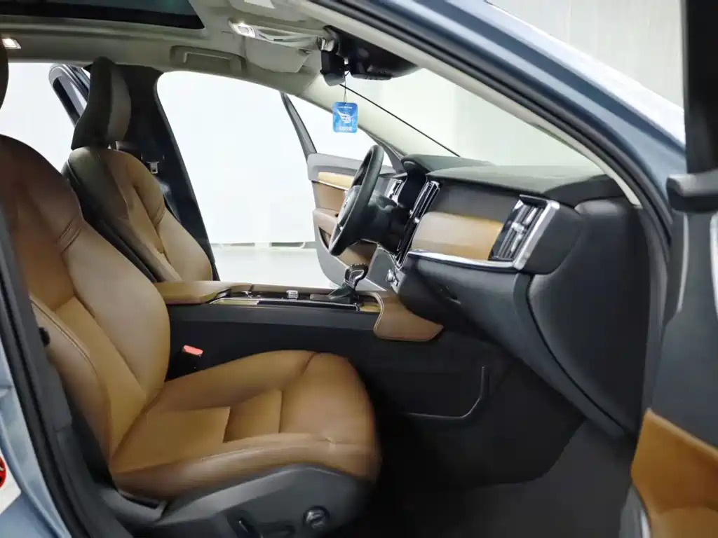 Volvo S90 — миниатюра 6