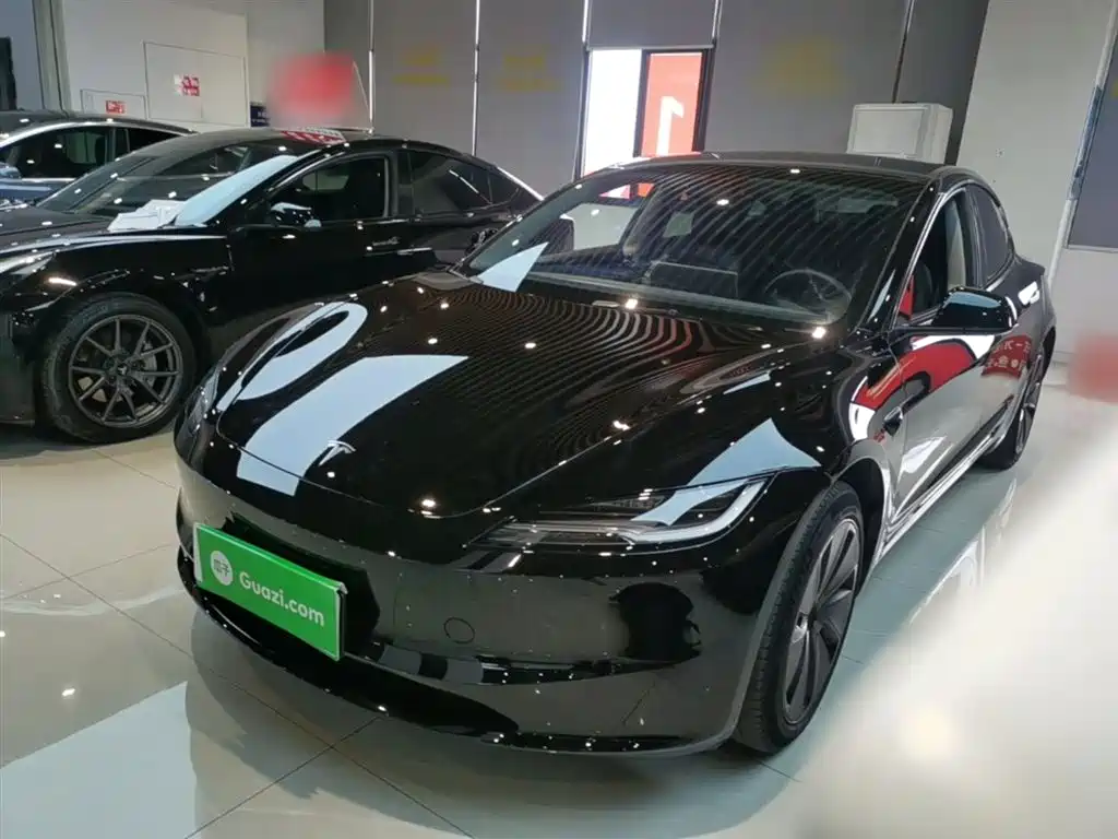 Tesla Model 3 2024