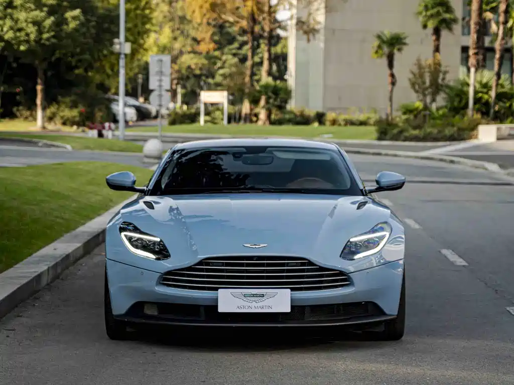 ASTON MARTIN DB11