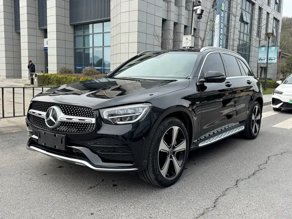 Mercedes-Benz GLC 2023