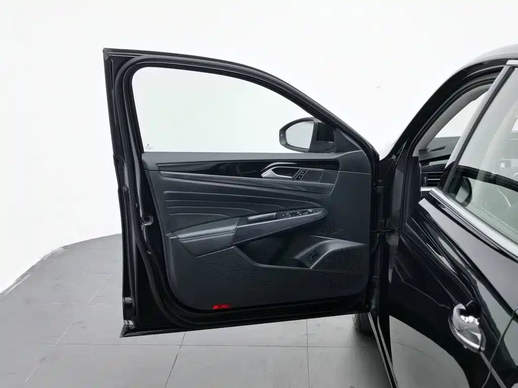 Volkswagen Passat 2023 330TSI Luxury