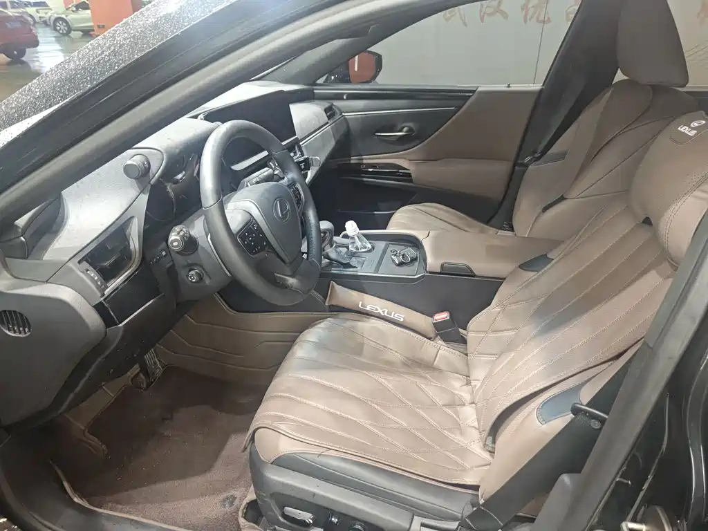Lexus ES 2023 200