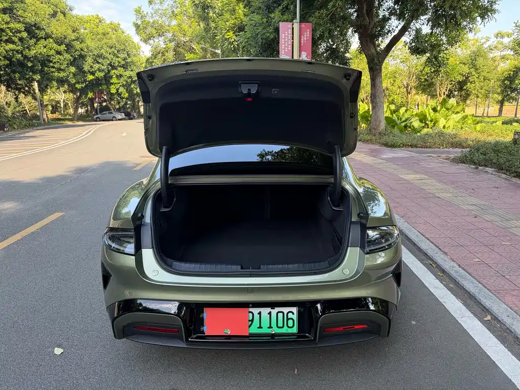 XIAOMI CAR XIAOMI SU7