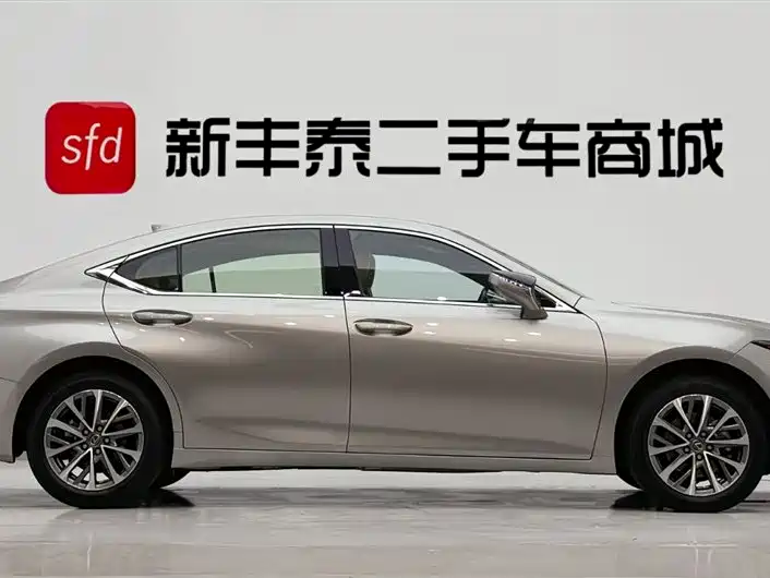 Lexus ES 2021 200