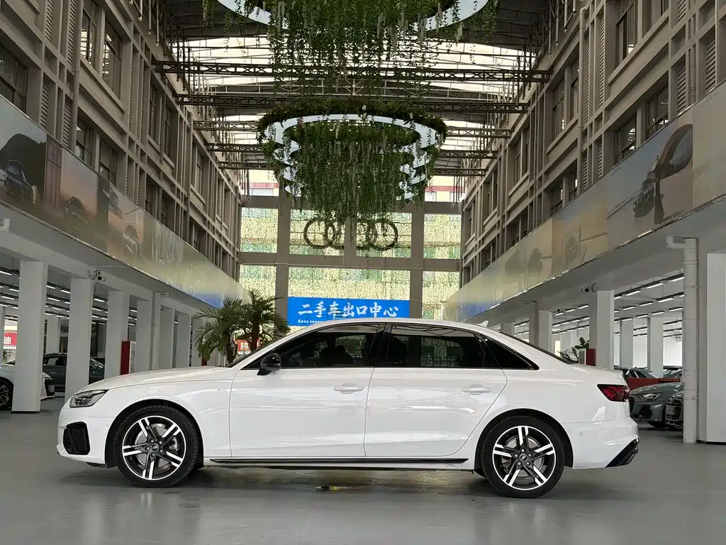 Audi A4L 2022 40 TFSI Luxury